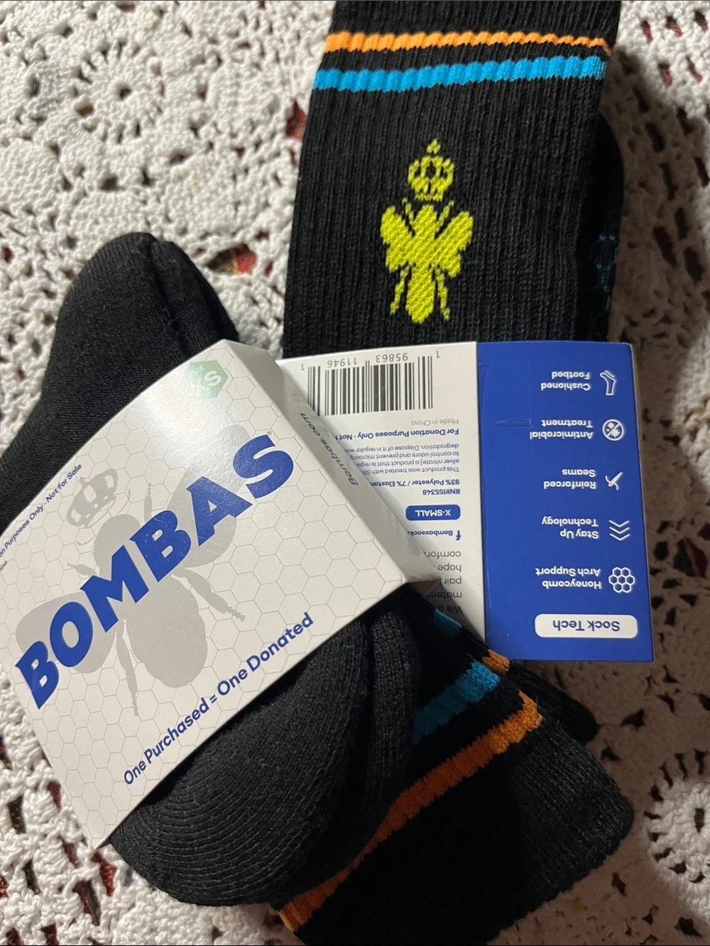 Bombas Queen Bee Youth Socks in Black and org/blu limited Two pairs